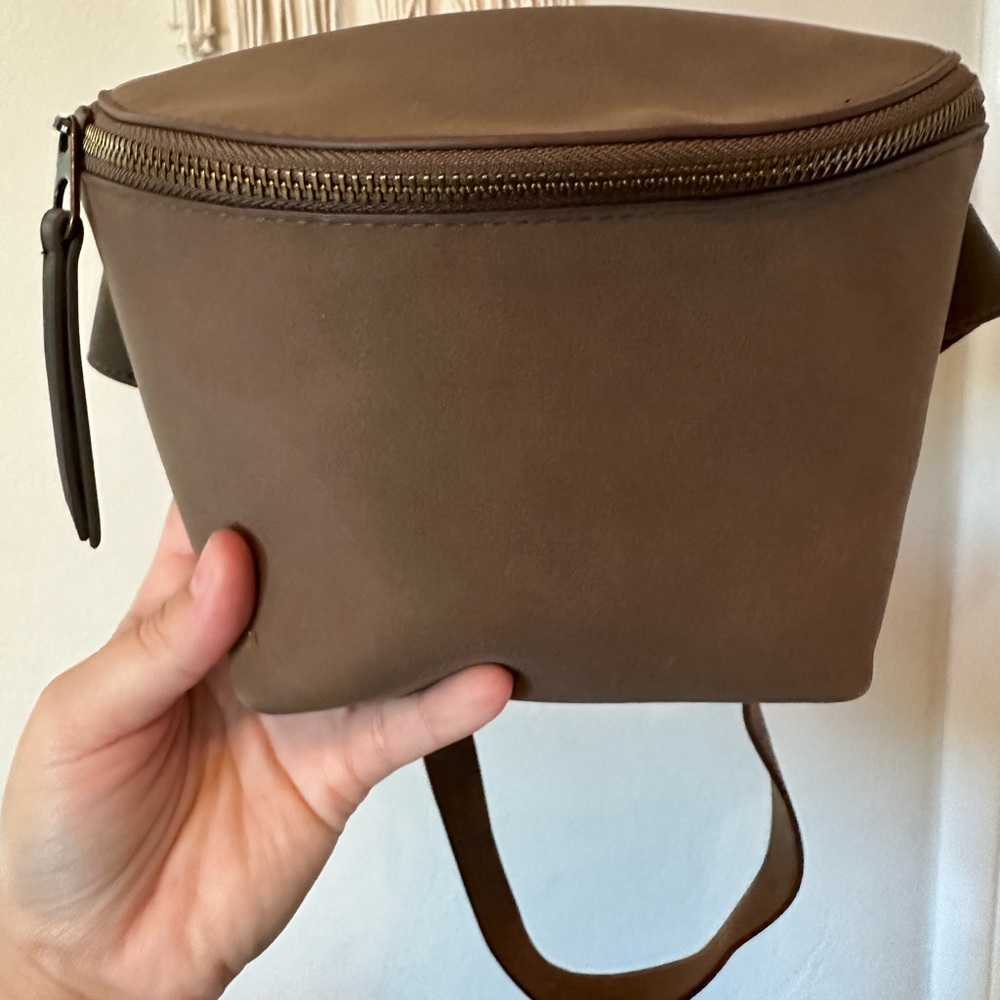 Target belt bag